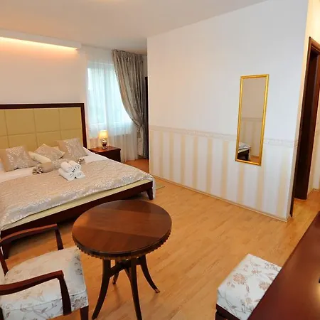 Vice בית הארחה 3*