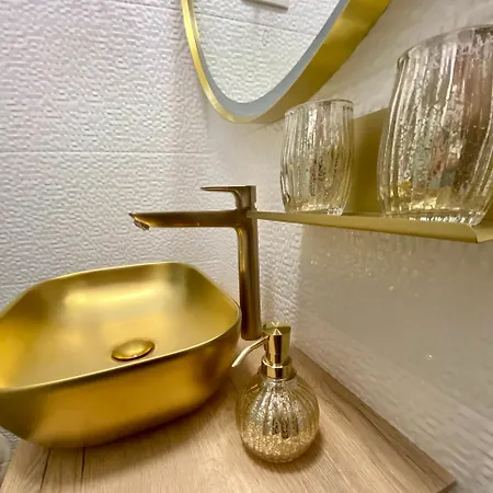 Vice בית הארחה 3*