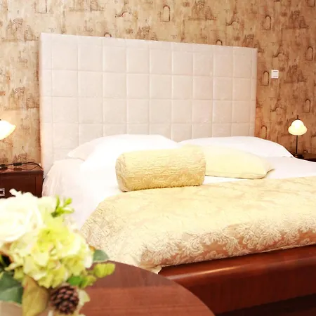 Vice Πανσιόν 3*